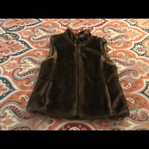 Exotic Express Fur Vest - Picture 3 of 5
